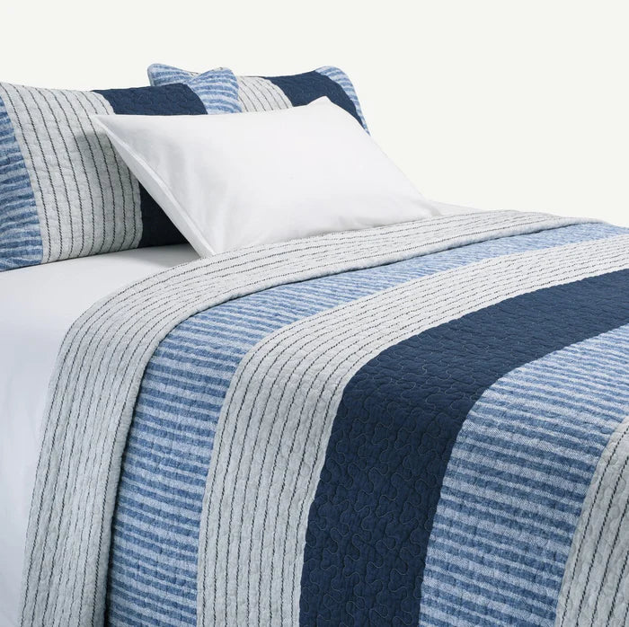 Guillaume striped quilt set