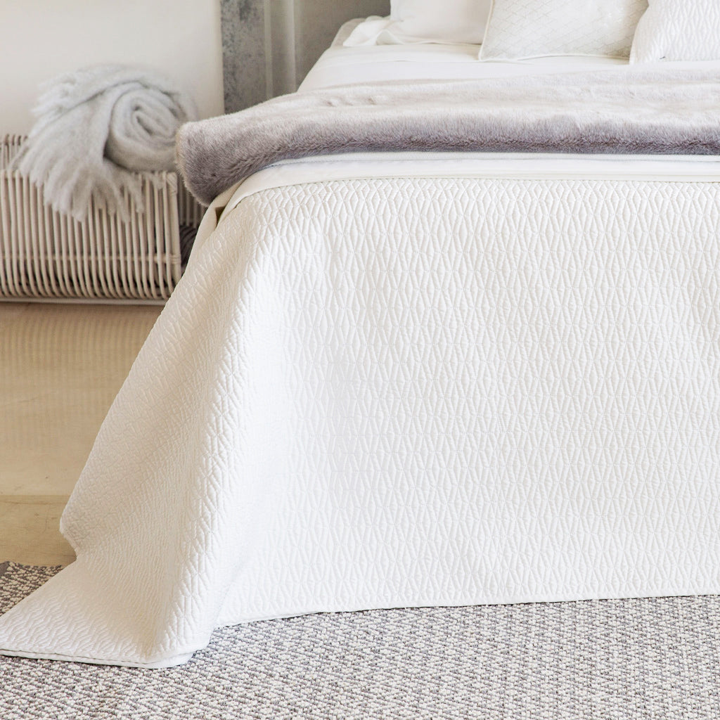 Diamond White Cotton Coverlet Set