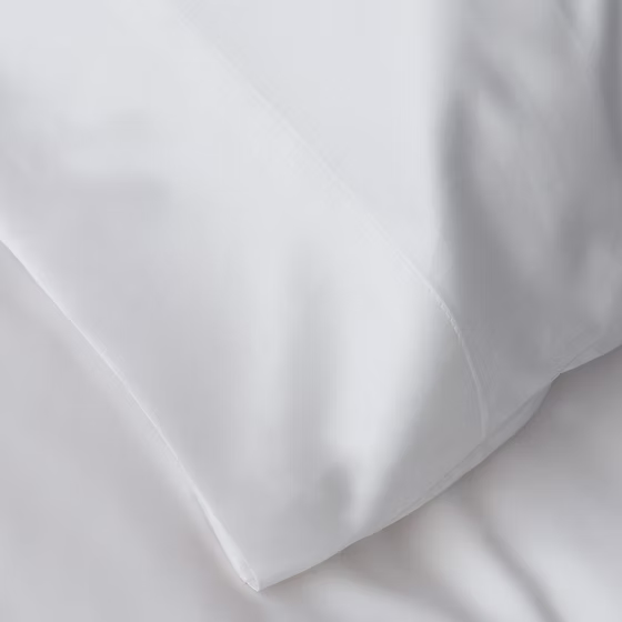 Close-up of white Giza 92 Classic | Sateen fabric with a subtle texture