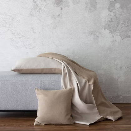 Patrizia Throws