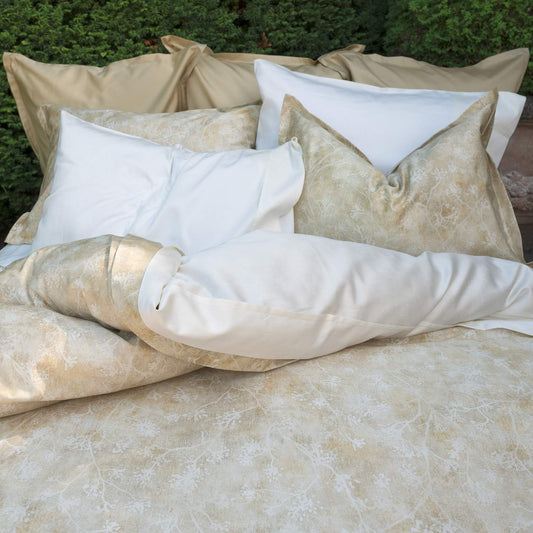 Daria - sateen single sham pillow in a floral pattern with beige and white colors, featuring a 1-inch flange.