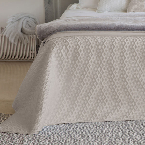 Diamond White Cotton Coverlet Set