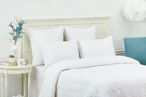 Mara White Quilt