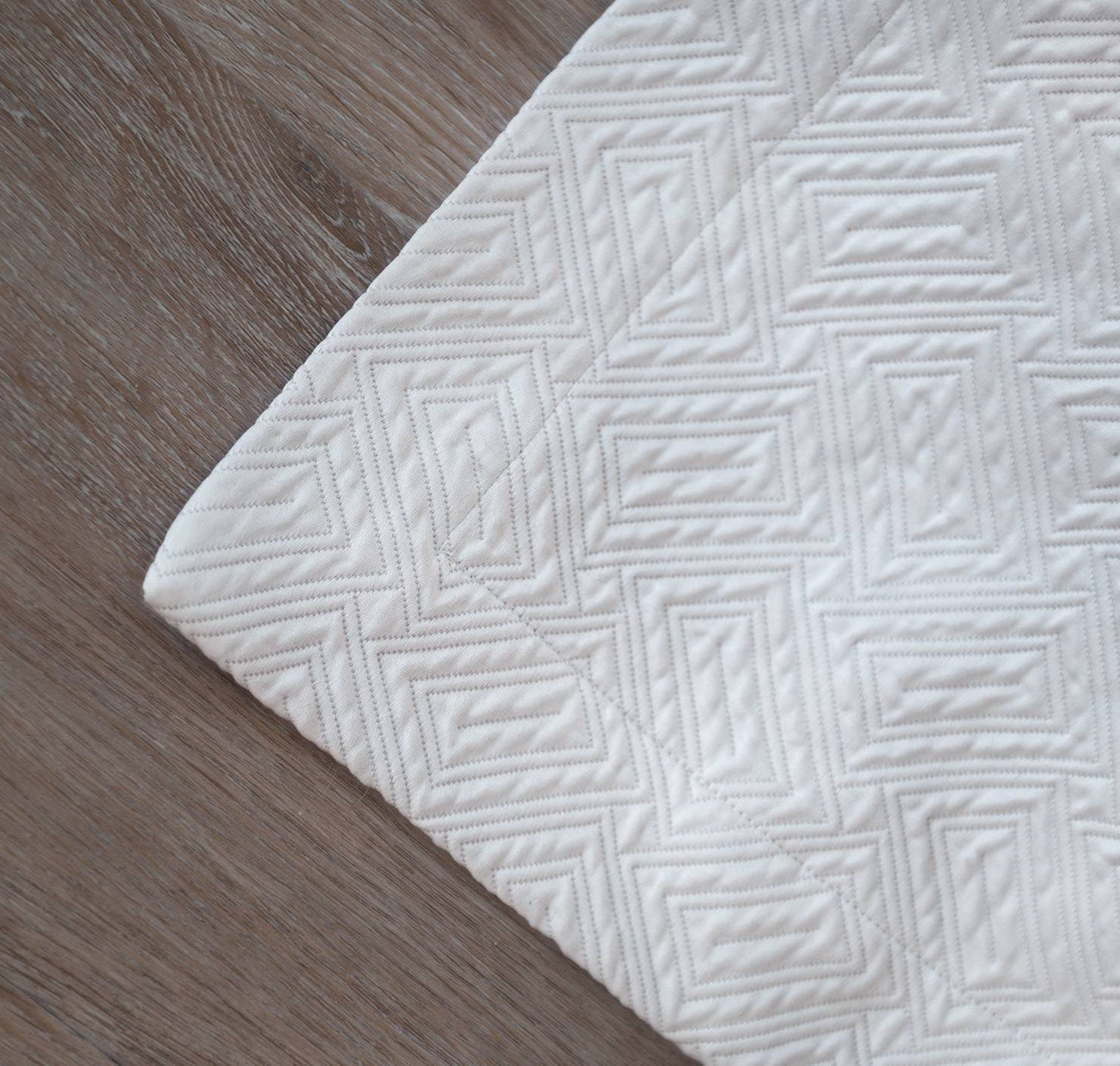 Scala Matelassé - Bedskirt Unlined