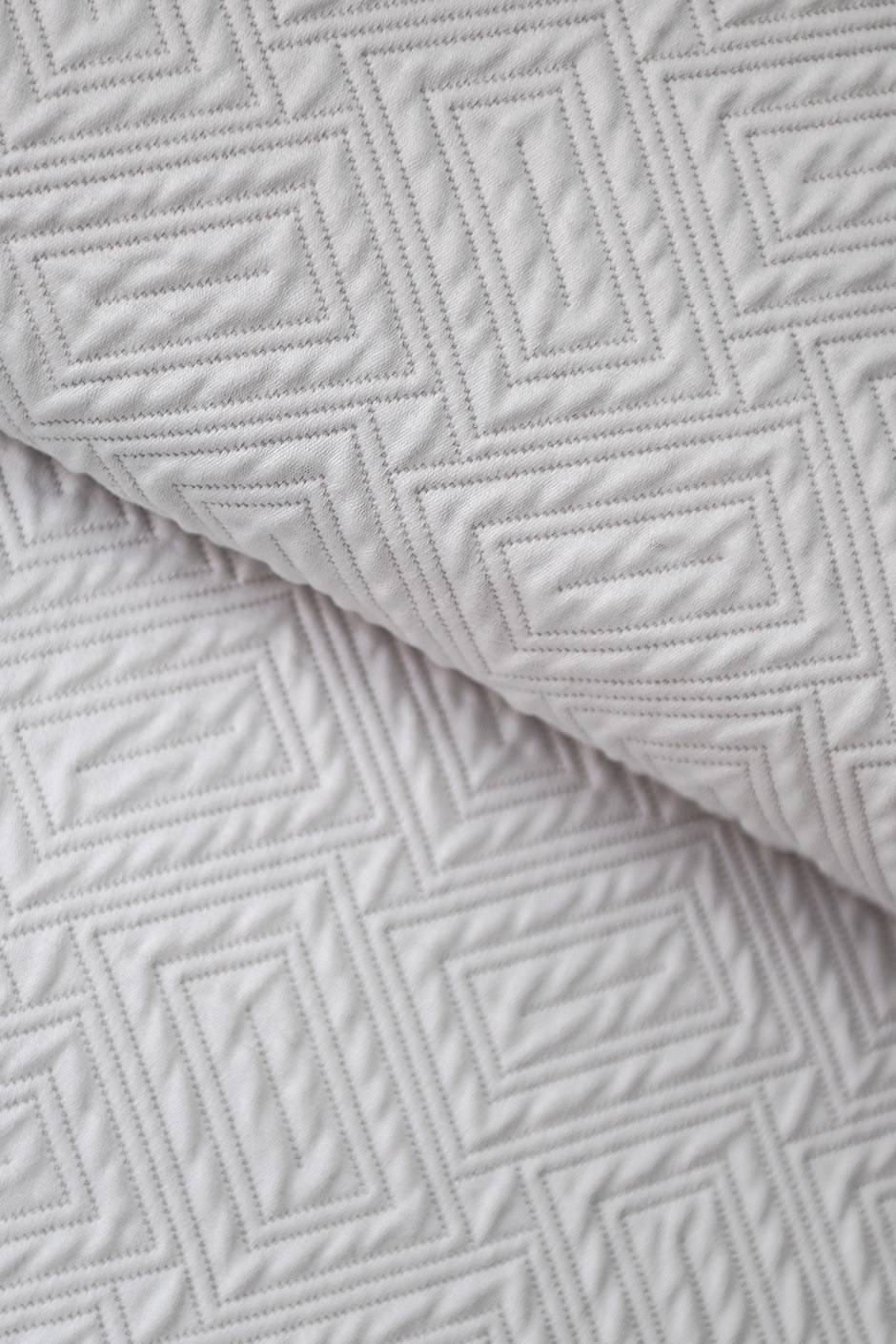 Scala Matelassé Coverlet