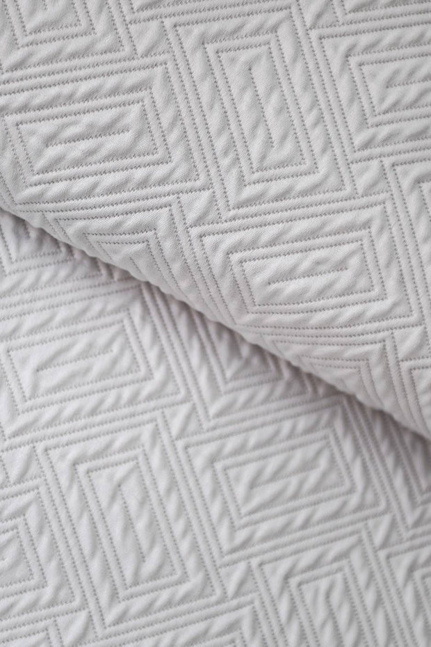 Scala Matelassé Coverlet