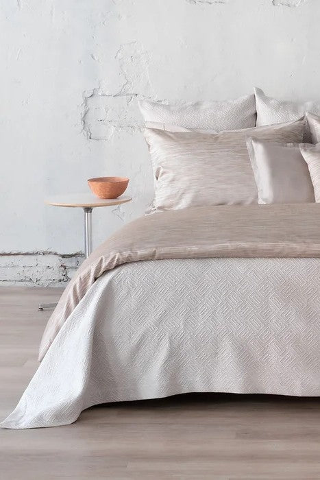Scala Matelassé Coverlet
