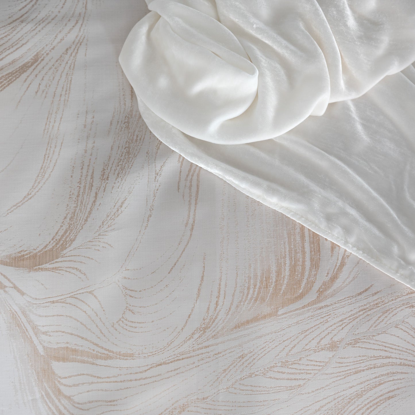 Vesper Jacquard Ivory - Bedskirt Pattern Lined