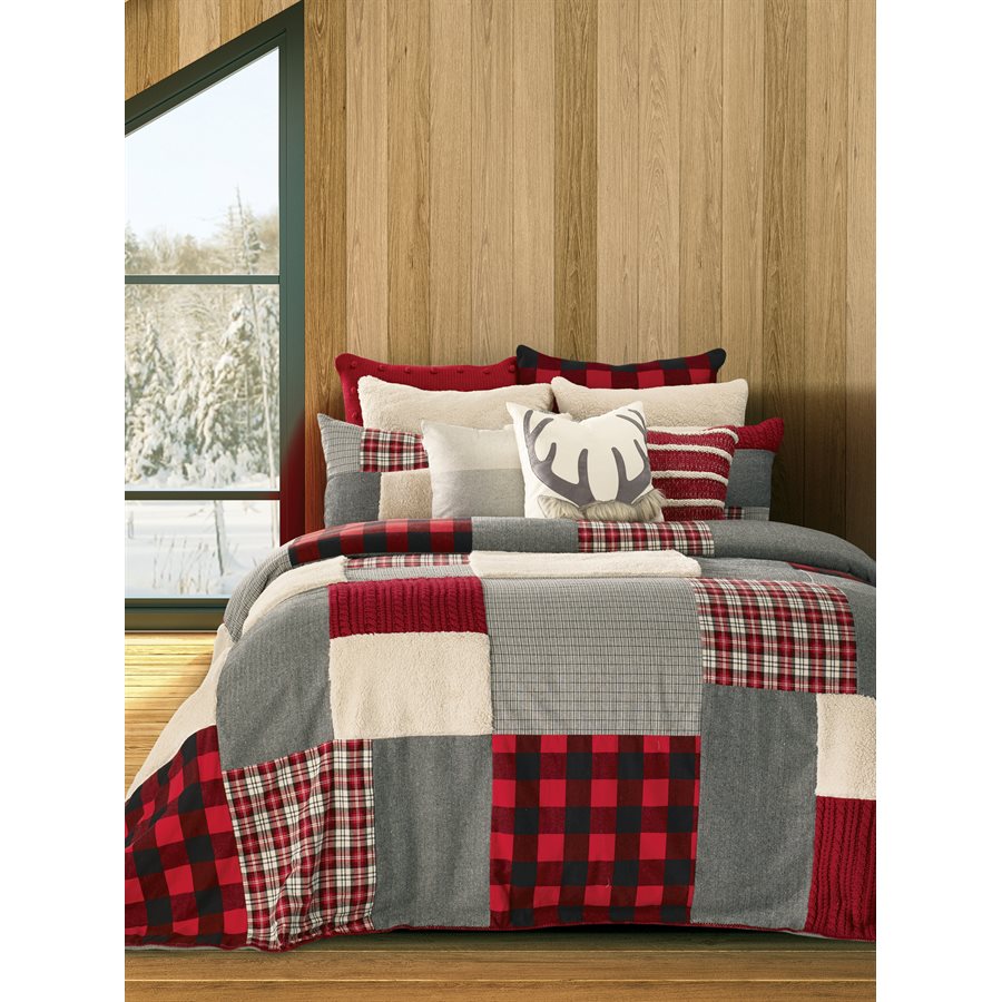 BUCK RED AND GREY COTTAGE STYLE QUILT