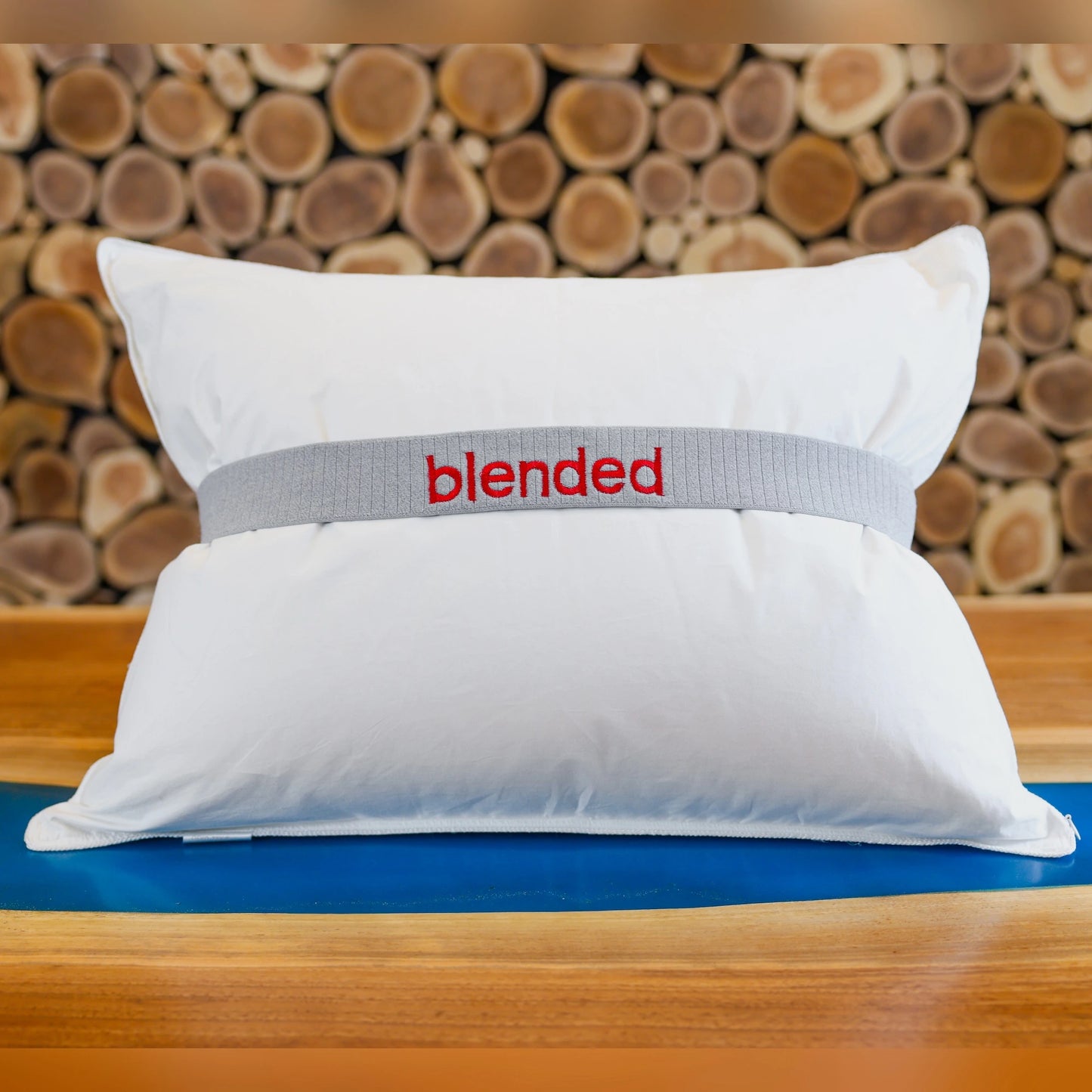 Blended pillow with down and feather filling.