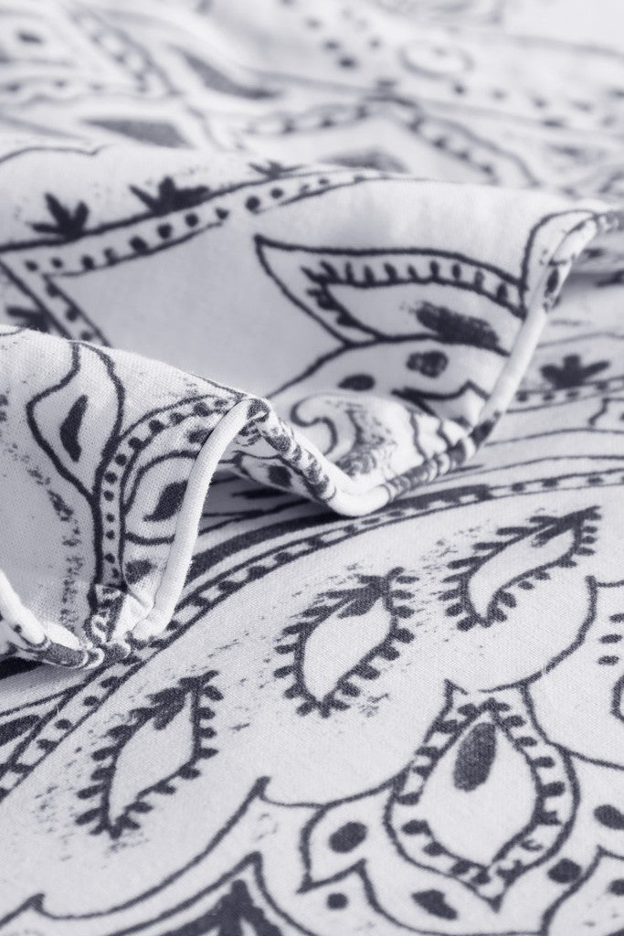 A closeup on the Riva duvet cover set fabric pattern.